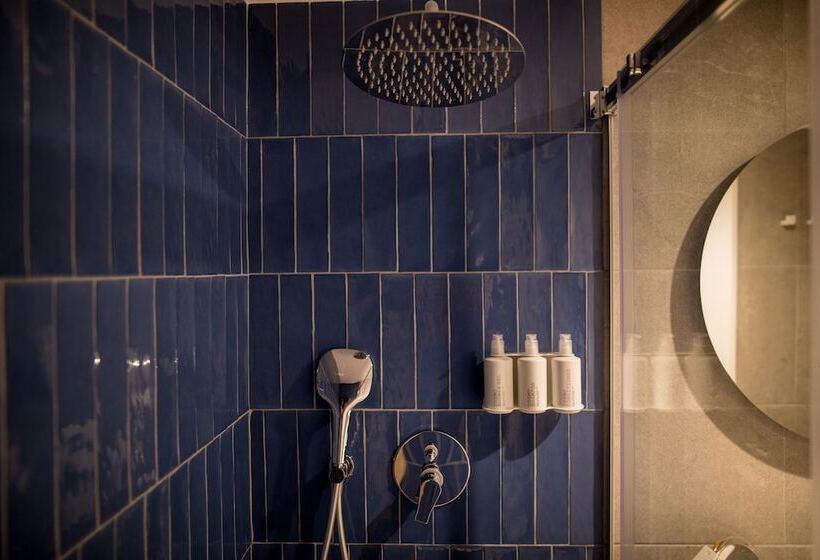 اتاق خانوادگی, Room Mate Cosmo - City Centre, Valencia
