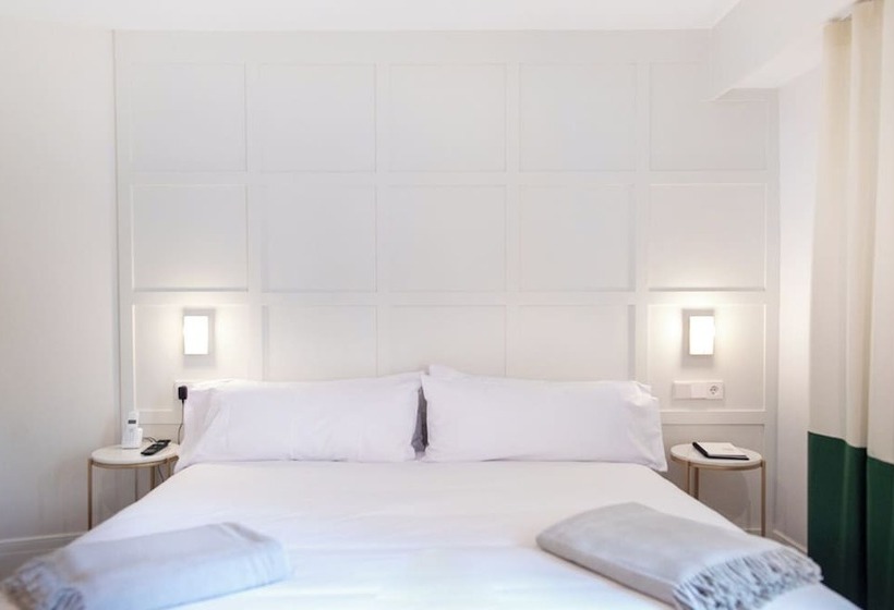 Superior Room with Terrace, Room Mate Cosmo - City Centre, Valencia