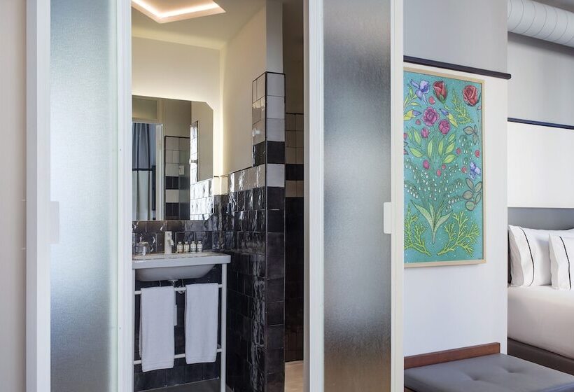 Habitación Estándar, Praktik èssens