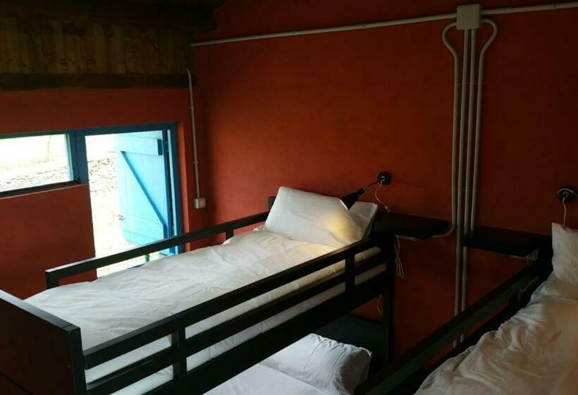 اتاق خانوادگی, O Albergue   Hostel