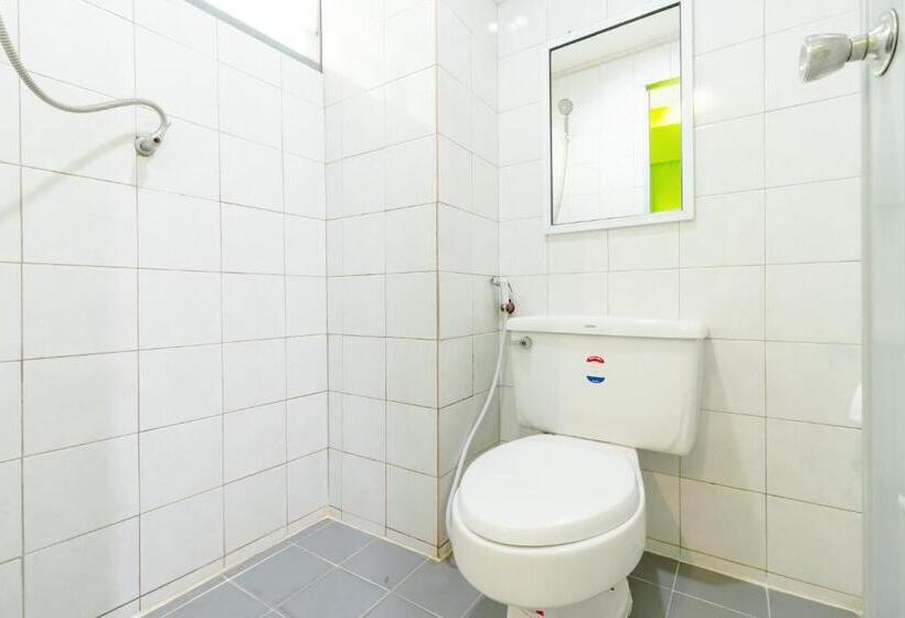 디럭스 룸 킹사이즈 침대, Hatyai Dee Hostel
