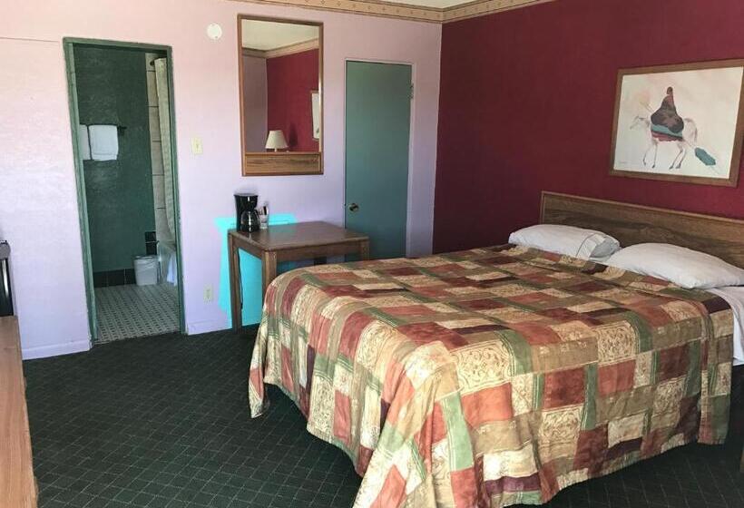 Номер Стандарт, Western Inn Roswell