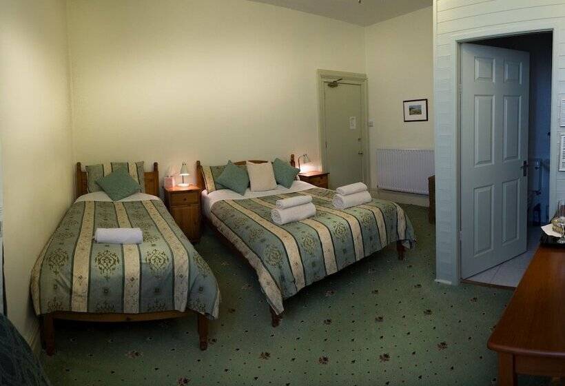 חדר משפחתי, Somerset House B&b