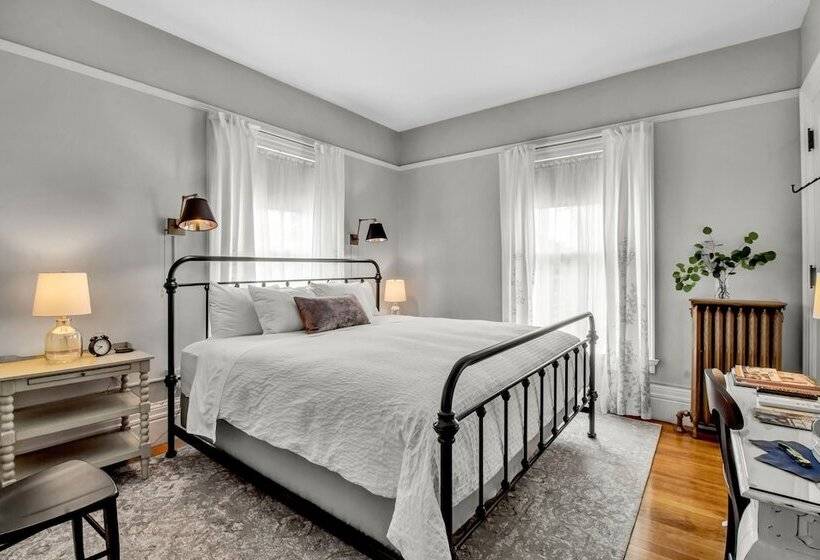 Номер Стандарт, Innbuffalo Off Elmwood