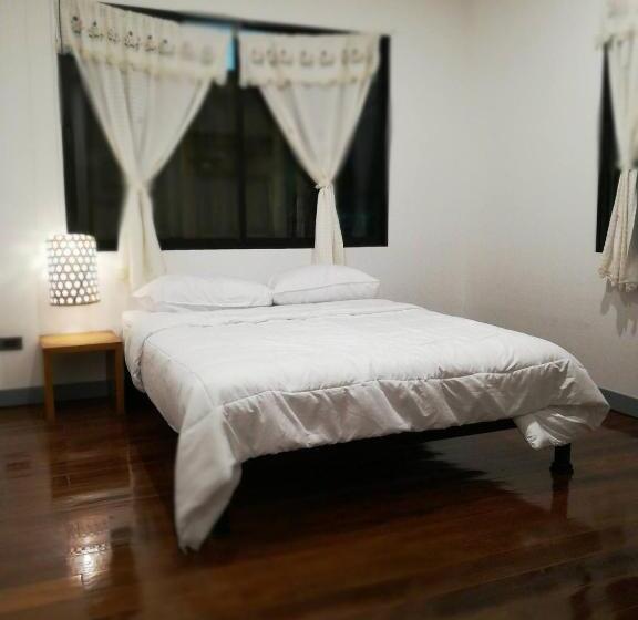 Standard room with outdoor bath, Comeneetee Uthai