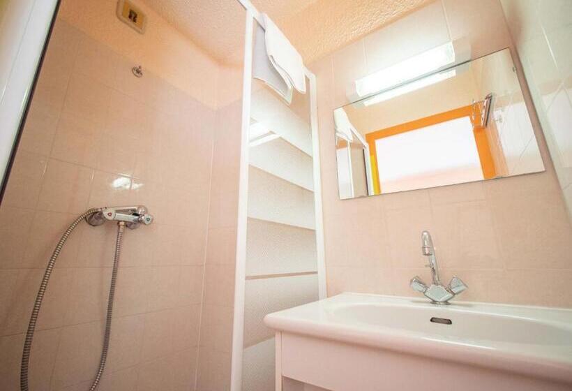 اتاق استاندارد چهار تخته, Chalet Annapurna