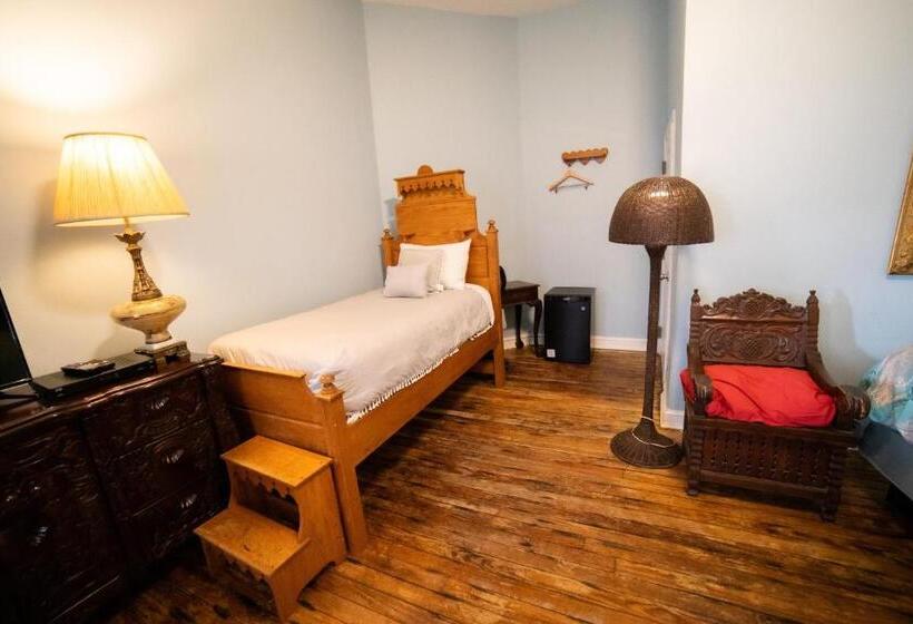 プレミアムファミリールーム, Oakpak Inns   Enjoy All Inclusive Snack Beverages Wine & Beer During The Stay