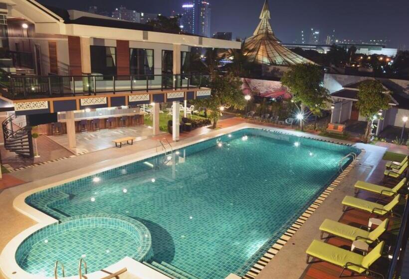 Номер Deluxe, The Tamnan Pattaya Hotel & Resort