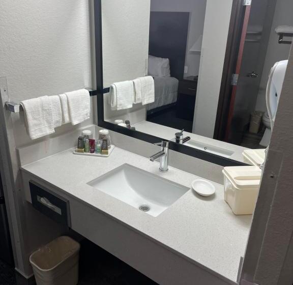 סוויטה, Lea County Inn