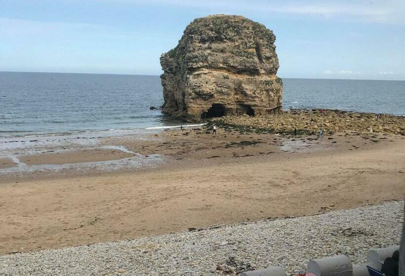 Номер Стандарт Вид на Море, The Grotto