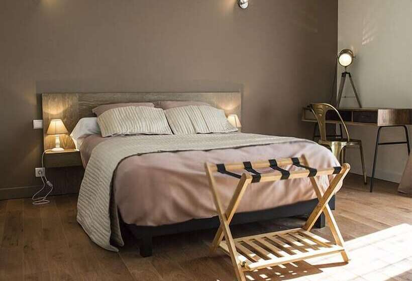 Quarto Estandar, Escale Villa