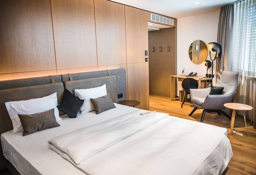 Quarto Classe Business, Meilenstein