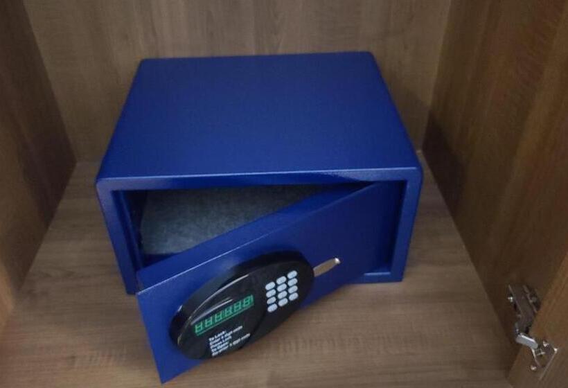 Номер Стандарт Кровать Кинг Адаптированный для Инвалидов, Holiday Inn Express & Suites   Chico, An Ihg
