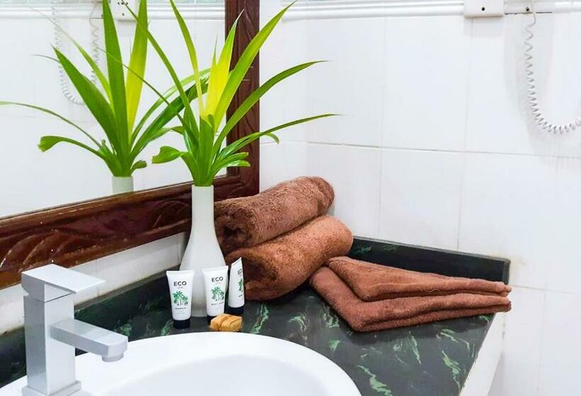 Quarto Estandar com Terraço, Sarabi Zanzibar
