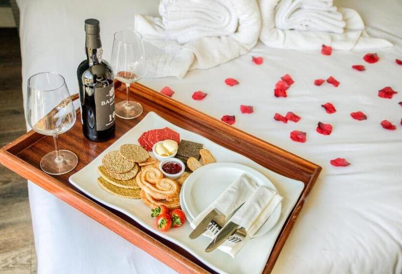 Номер Deluxe с Балконом, Villare Leicester City Centre