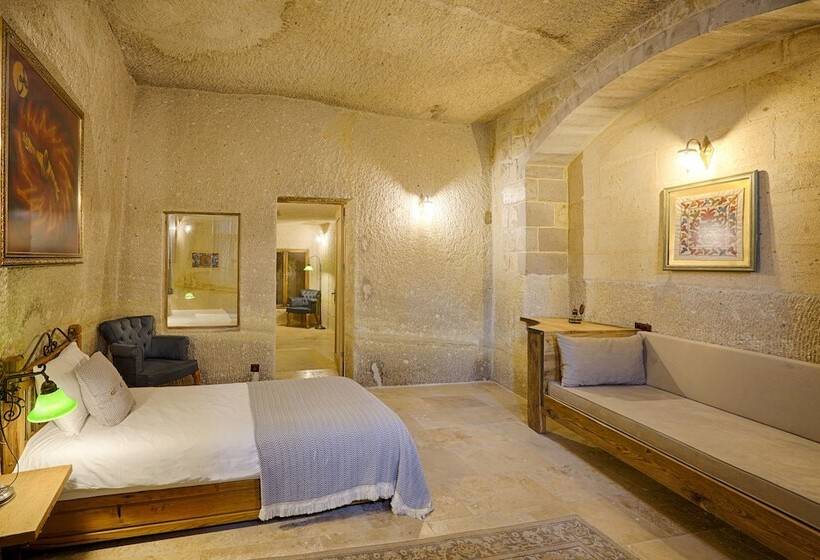 סוויטה, Design Cave