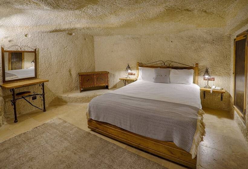 סוויטה, Design Cave