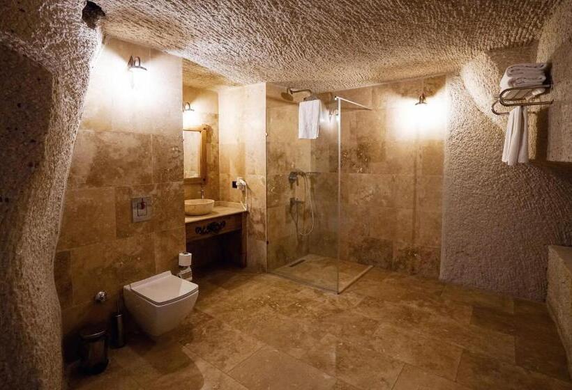 מיטת קינג בסוויטה, Design Cave