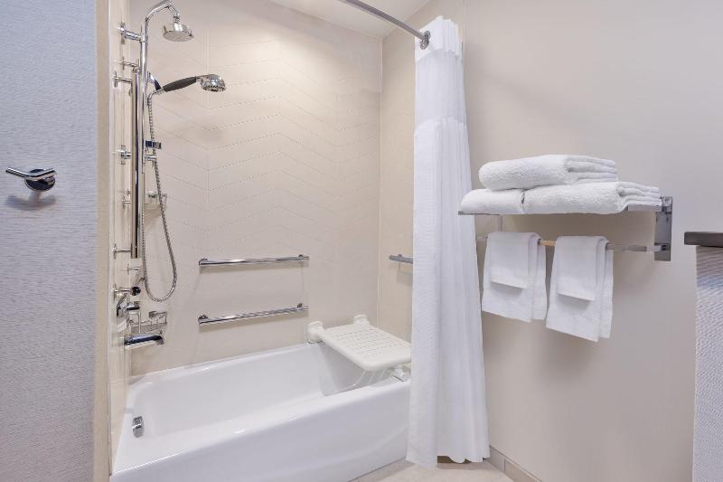Люкс Кровать Кинг, Fairfield Inn & Suites By Marriott Cincinnati Airport South/florence