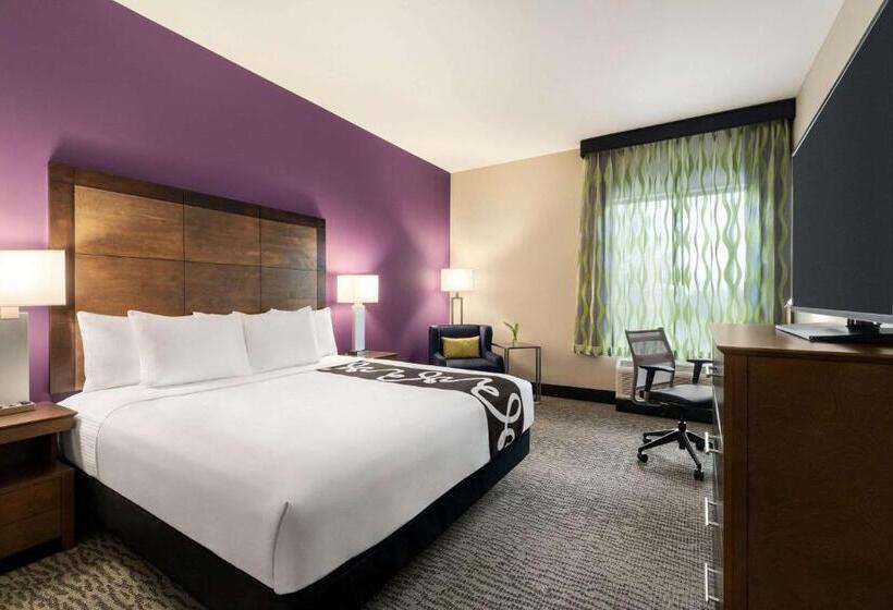 Номер Deluxe Кровать Кинг, La Quinta Inn & Suites By Wyndham Burlington