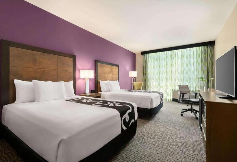 Номер Стандарт Адаптированный для Инвалидов, La Quinta Inn & Suites By Wyndham Burlington