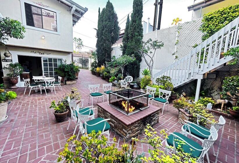 Семейный Номер, Catalina Courtyard Suites