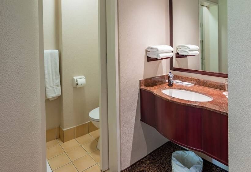 Номер Стандарт Адаптированный для Инвалидов, Town Lodge Bellville