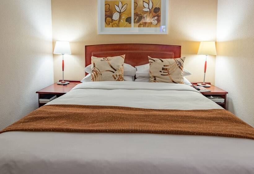 Номер Стандарт, Town Lodge Bellville