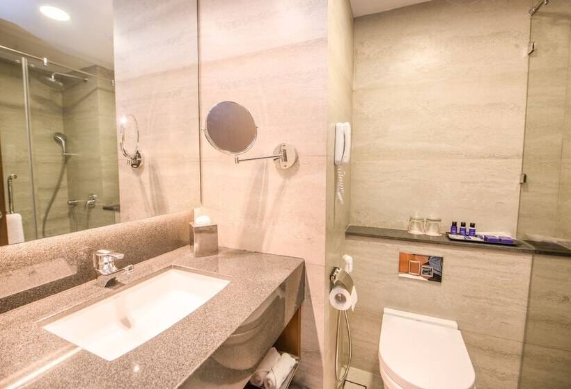 Номер Deluxe Кровать Кинг, Vivanta Colombo Airport Garden