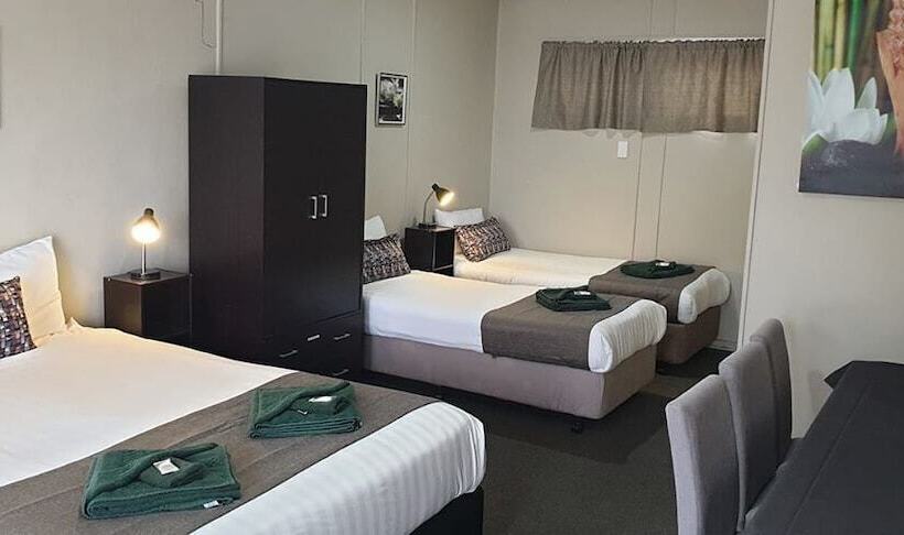 패밀리 룸, Smerdon Lodge Motel