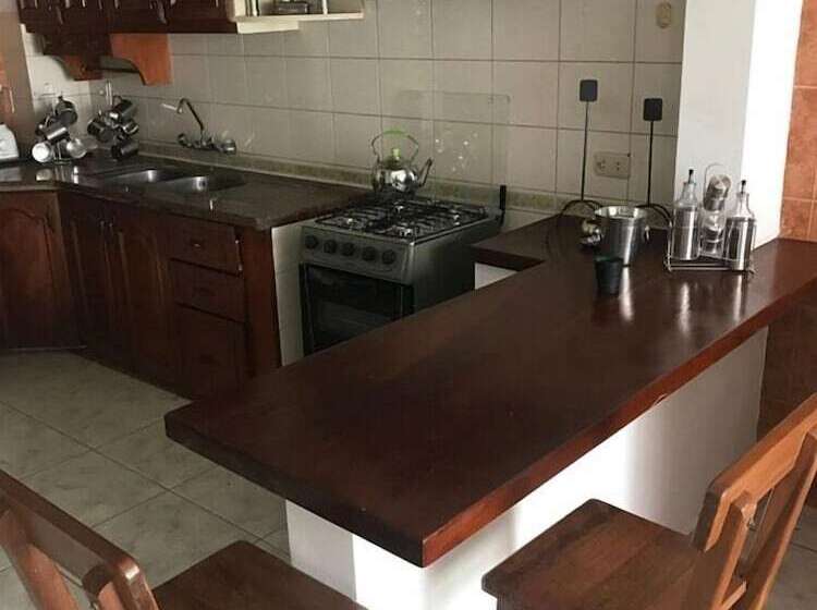 تختخواب در اتاق مشترک, Casa Cruz Hostel