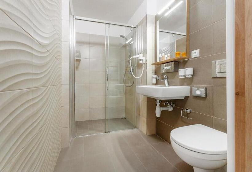 Comfort room with view, Pension Happy Superior