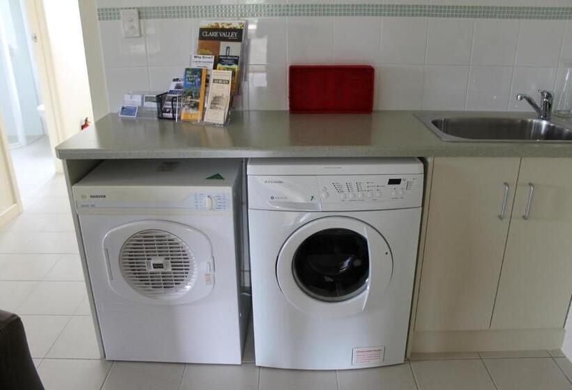 침실 2개 아파트, Lyreen's Apartment