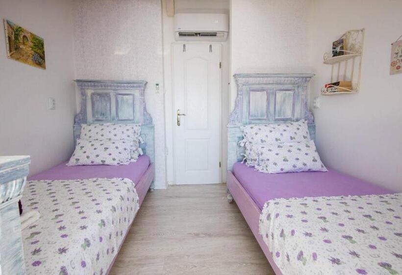 침실 3개 바다 전망 아파트, Guest House Gugily