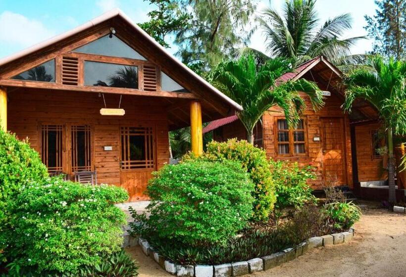 Quarto Triplo Estandar Vista Jardim, Mithra Paradise Beach