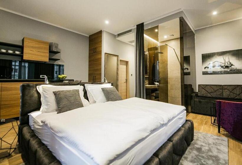 استودیوی لوکس, Teatro Suite & Rooms