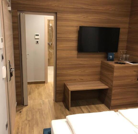 اتاق استاندارد چهار تخته, Teatro Suite & Rooms