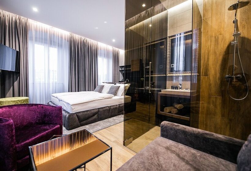 Escritório Deluxe, Teatro Suite & Rooms