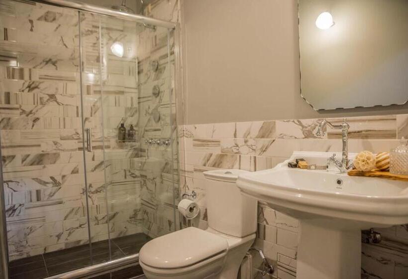 استودیو استاندارد با بالکن, Kyria Boutique House