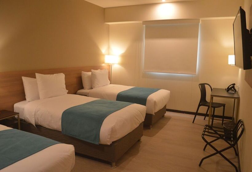 اتاق استاندارد سه نفره, Arawi Miraflores Express