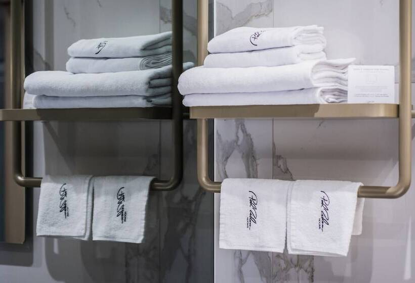 スーペリアールーム, Pod Zidom Rooms