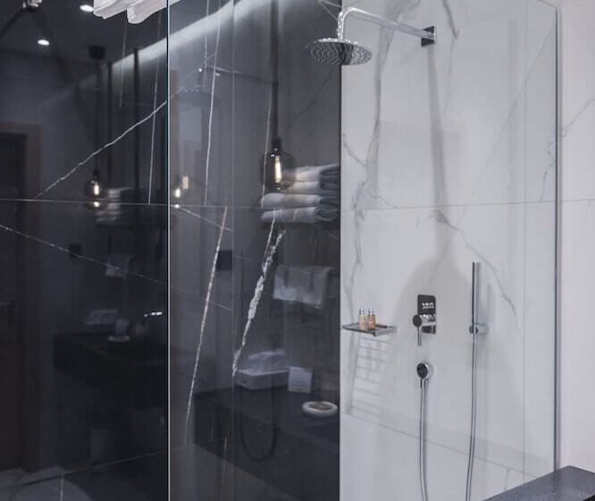 スーペリアールーム, Pod Zidom Rooms