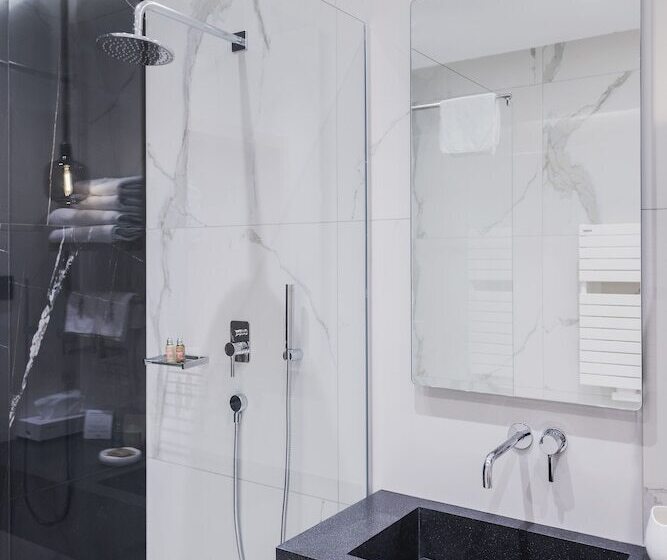 スーペリアールーム, Pod Zidom Rooms