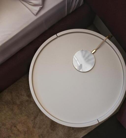 اتاق لوکس با بالکن, Pod Zidom Rooms
