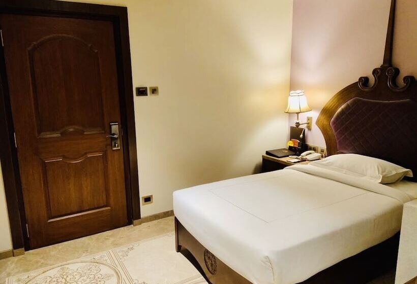 اتاق سوپریور یک تخته, Sai Palace Mangalore