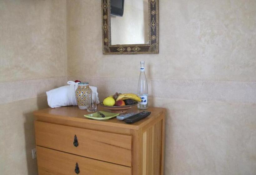 اتاق استاندارد با سرویس بهداشتی مشترک, Art Riad Au Bord De La Mer
