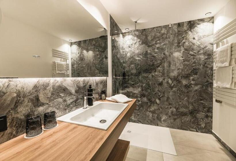 Студио Стандарт с Балконом, Boutique Hotel Planlim