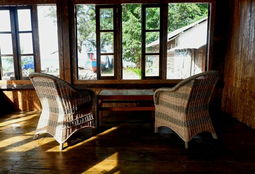 Номер Deluxe, Rock And Wreck Dive Resort