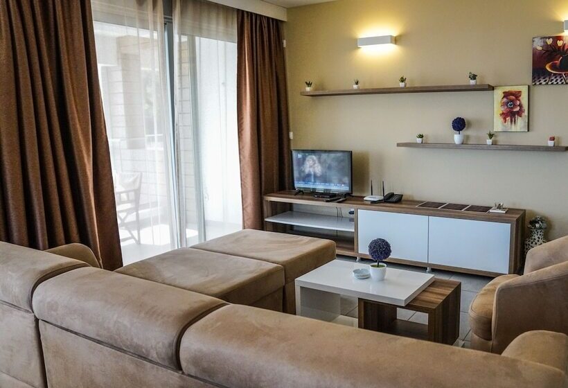 2 Bedroom Deluxe Apartment Sea View, Mediterraneo Liman