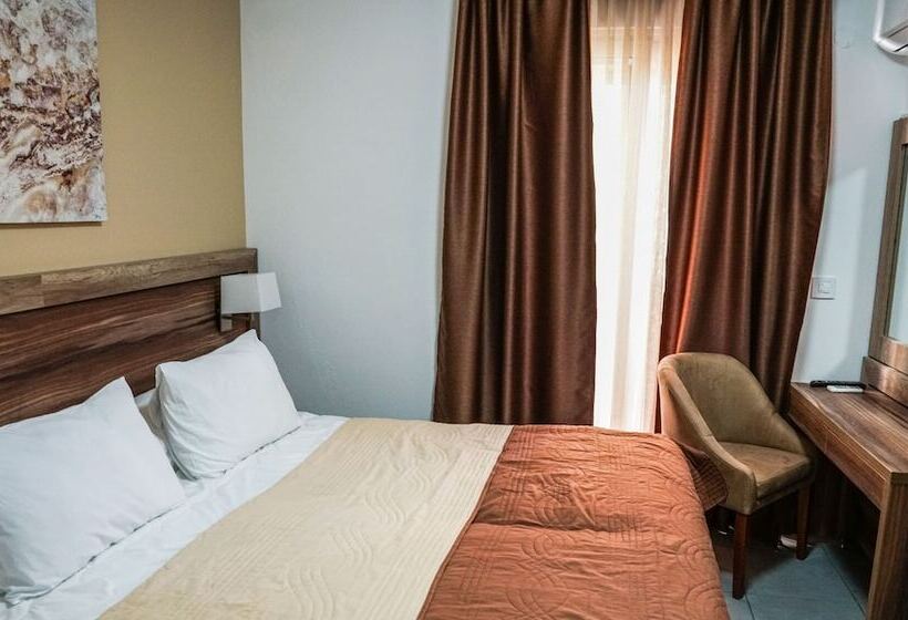 2 Bedroom Deluxe Apartment Sea View, Mediterraneo Liman